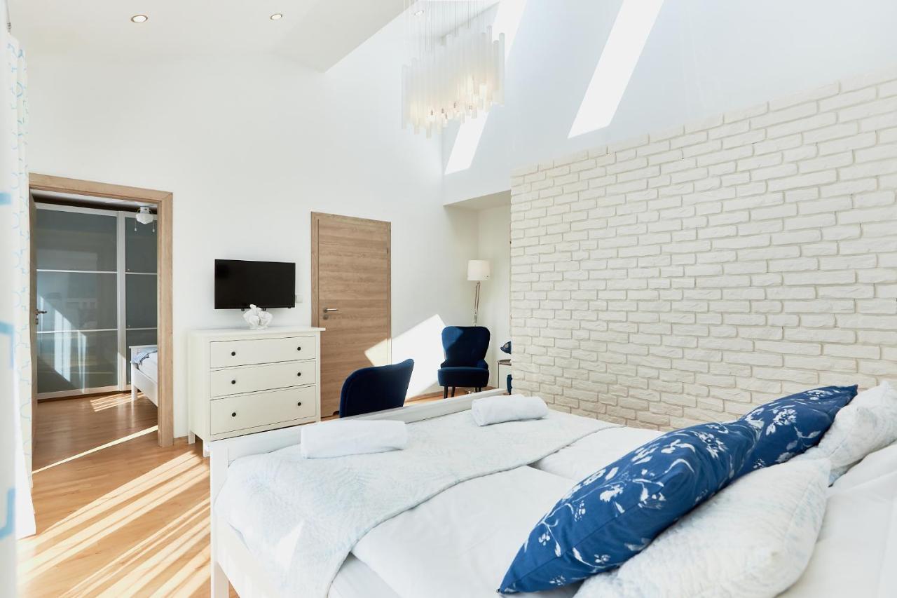Familiensuite mit Balkon